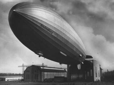 Zeppelin - mit Klick zurück
zur Devotionalien-Übersicht
